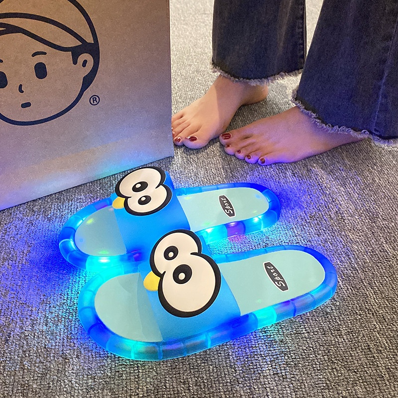 Funny Big Eyes Luminous Slide  - Home Bath บทวิจารณ์และราคา